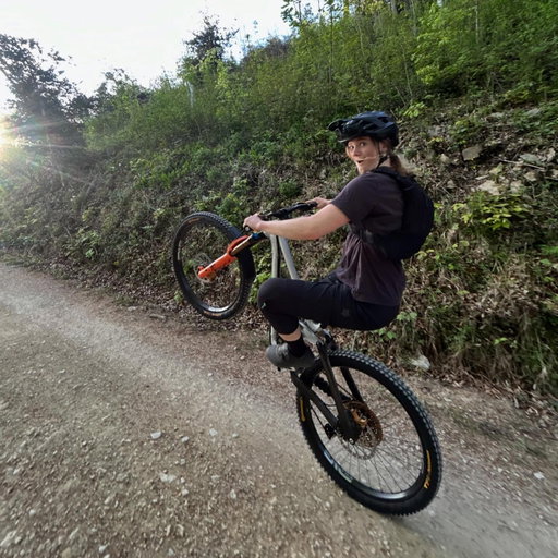 Fresh @rideframeworks enduro rig goes well🫡