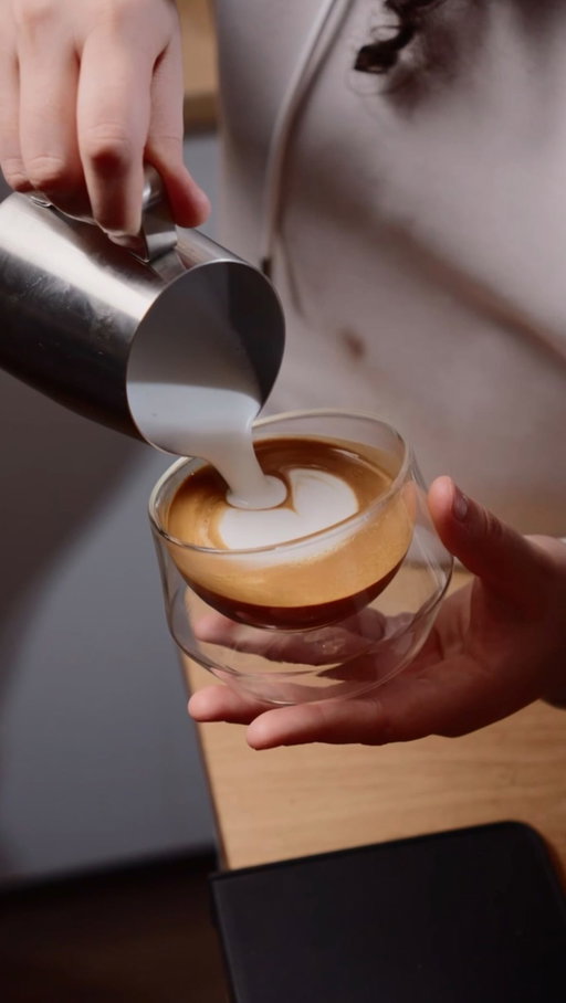 Tell me in the comments if you need any espresso or latte art tips for your Breville, or ANY machine! ❤️