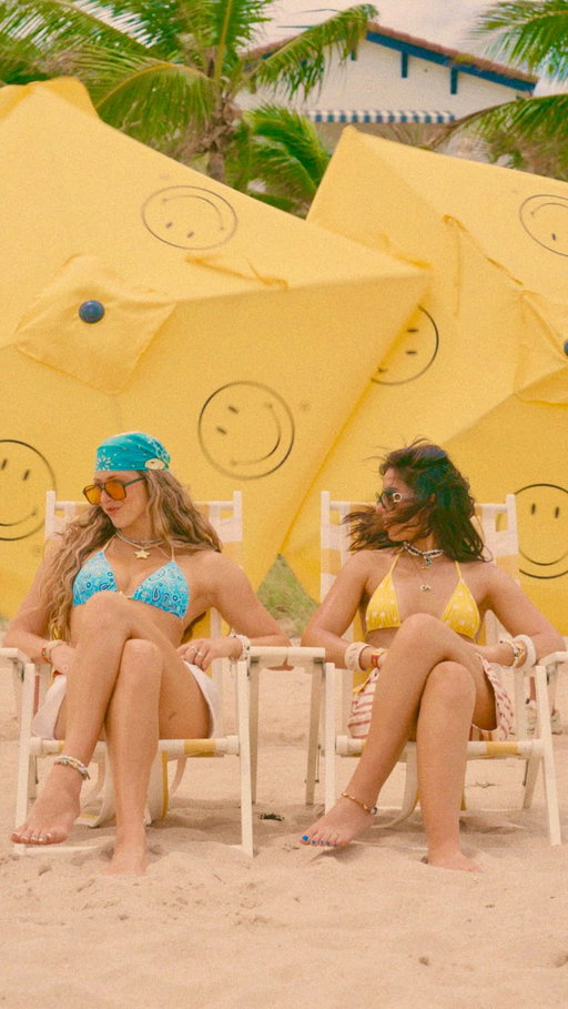No plans, just the beach.

#houseofsmiley