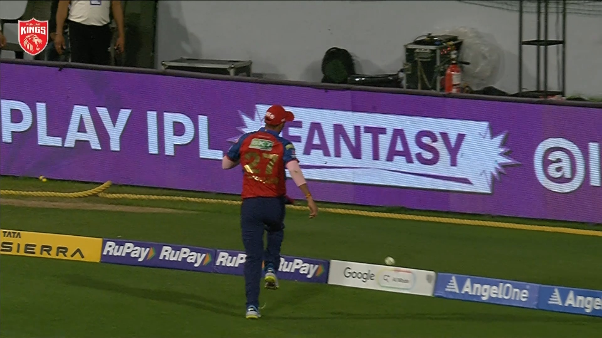 Oops! What happened there? 👀

#TATAIPL | #KhelBindaas | #PBKSvLSG