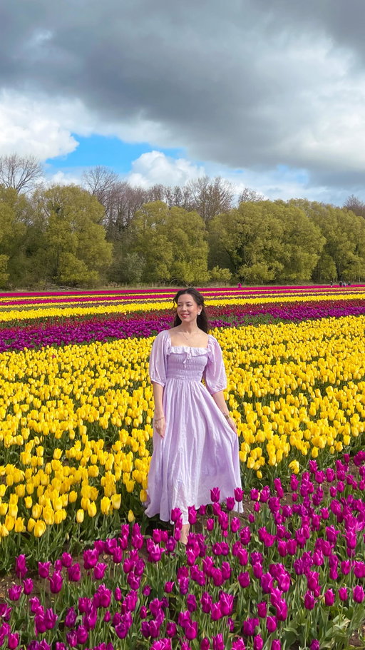 Life is better without a coat ruining my outfit 🌷💖☀️

Don’t mind me shivering when the sun kept going behind the clouds 😅

_
Norfolk tulips, tulip fields, tulip farm, flower fields, Norfolk days out, things to do in Norfolk, tulip lovers
#norfolktulips, #tulipsfortapping #tulipsfortapping26