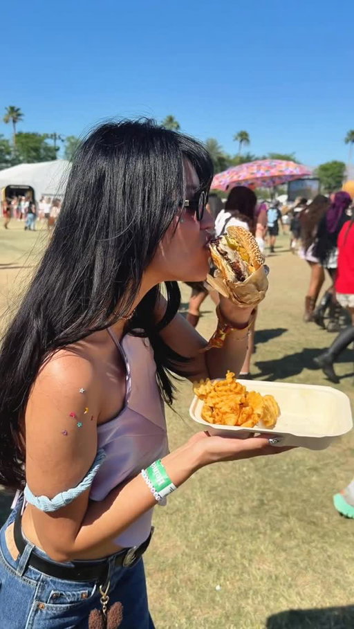 The only thing better than Addison Rae’s set? The LA to L.A. collab 🤤

Find us at the Terrace by the Ferris Wheel 🎉 Coachella Weekend Two, let’s go out with a bang 🌵🎡☀️✨

#IrvsBurgers #Coachella #CoachellaFood #WeekendTwo  #CoachellaEats