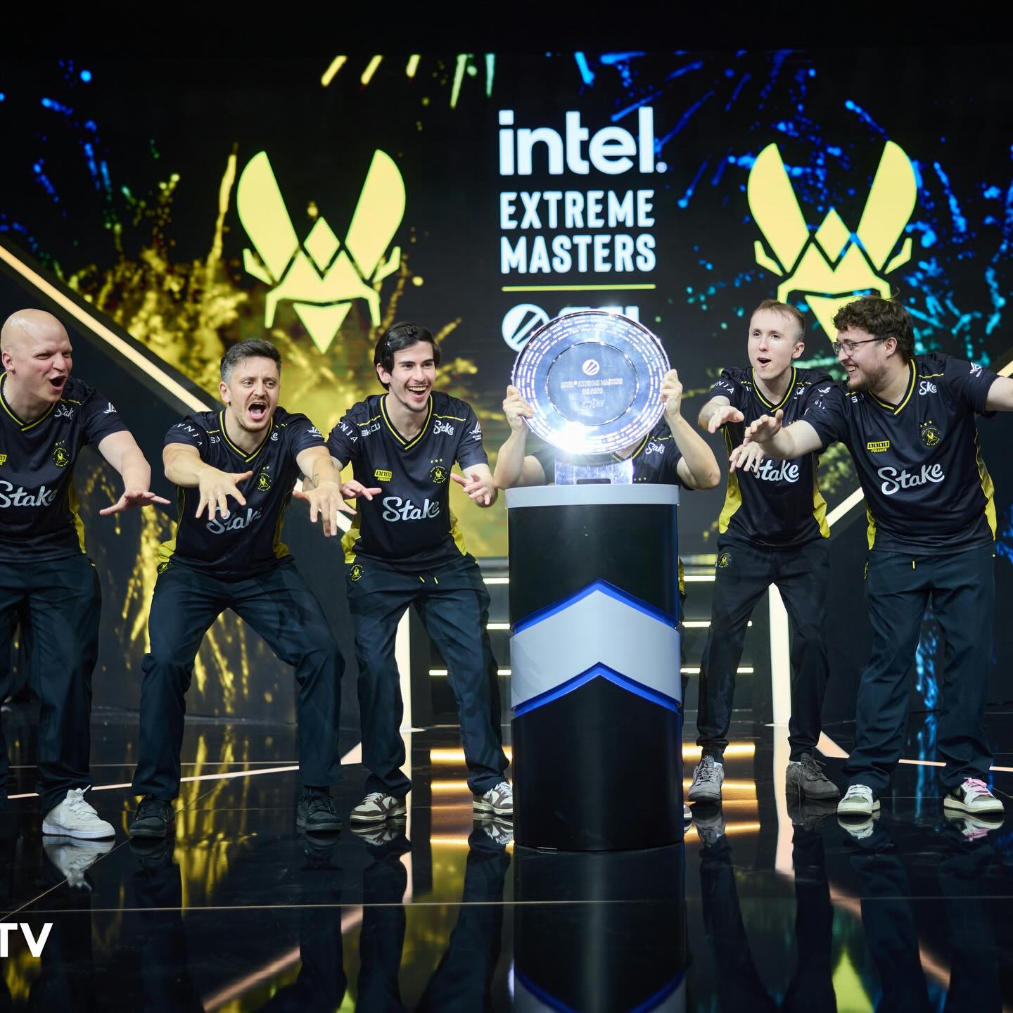 IEM RIO CHAMPIONS!! 🏆 
4TH TROPHY OF 2026 AND BACK TO BACK GRAND SLAM WINNERS!!

Obrigado Rio 🇧🇷🐝

#VforVictory #counterstrike2 #iem #brazil