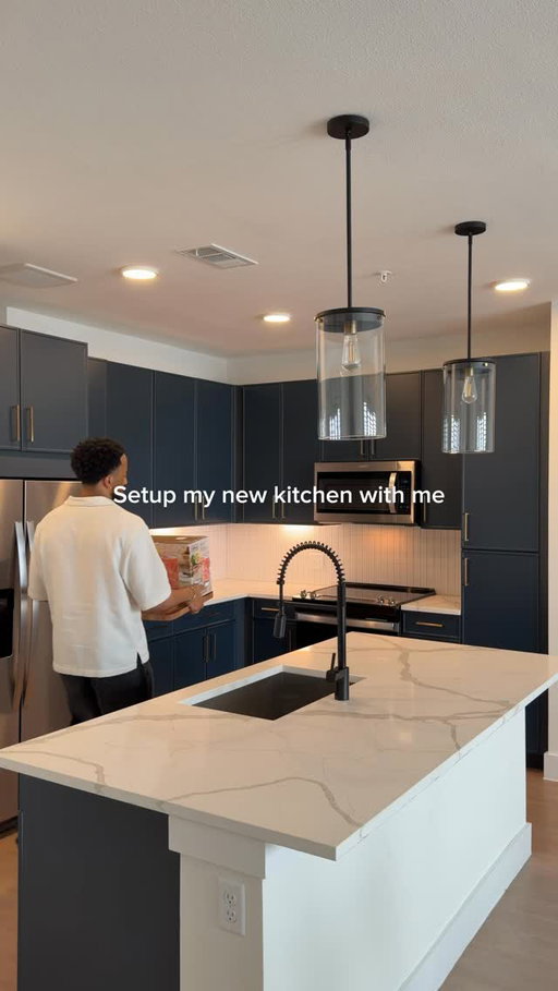Setup my new kitchen with me. Still needs a few touch ups to make it complete. Let me know what you think about it so far.

#menslifestyle #apartmenttherapy #homedecor #kitchensetup #kitcheninspiration