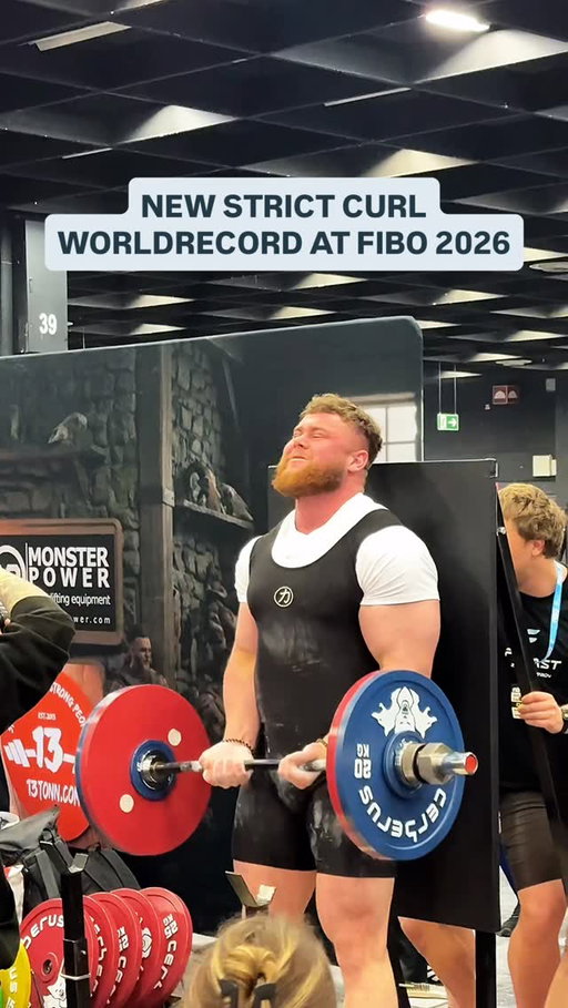 Bro curls my bench 😭 @eliasengquist_ #strictcurl #fibo2026 #strongman #strictcurltraining