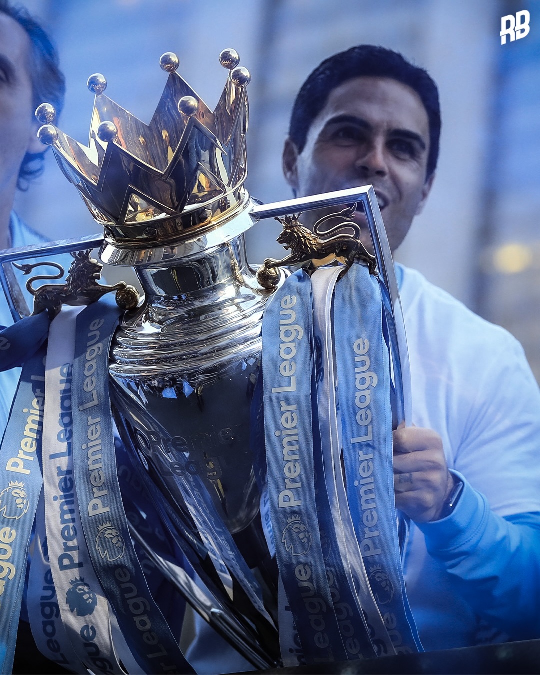 Late Night Finds… Manchester City 2018/19… 😮‍💨

This wasn’t just a title race, City and Liverpool went band for band. 98 points and still only won the league by 1… that John Stones clearance made all the difference. One of the Premier League’s greatest title races… crazy to think Arteta was learning under Pep back then and now they’re out here going toe-to-toe season after season, proper full circle from this season. This City squad though… David Silva, Sergio Aguero, Bernardo Silva, so sad none of them will play in sky blue next season… end of an era. This was peak City though… the old spine with exciting talent coming through… KDB, Sane, Mahrez, Sterling were unstoppable and Phil Foden was only getting started. Quality everywhere you looked, this side and that title race was well and truly iconic.