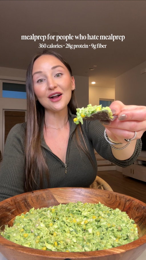 green goddess salad but make it high protein & fiber

shoutout @bakedbymelissa for the og recipe🤌🏼 she suggests dressing each serving individually if you aren’t planning to eat it all at once

makes 6 servings - macros per serving: 
~ 360 calories, 28g protein, 9g fiber, 14g fat, 35g carbs
(i have a video showing how to find the serving size on my profile if you need help - it was posted on 1.26)

*you can make any adjustments to this, add more or less of what you like, this is just what i used to get the macros 

FOR THE SALAD:
1 small head green cabbage, finely chopped
3 baby cucumbers 
1/4 cup chives, chopped
1 bunch scallions (light green & white parts), chopped
2 jalapeños, finely chopped
1 15oz can cannellini beans, drained & rinsed
1 12oz bag frozen sweet corn
12oz boneless skinless chicken breast, very finely chopped or shredded 

FOR THE DRESSING:
juice of 3 - 3.5 lemons
5 tbsp olive oil🫒 (I used oliva dorado - code: Maggie15 for 15% off - also linked in my bio on my Linktree)
1 16oz container silken tofu 
1.5 cups fresh basil
2 - 2.5 cups fresh spinach
2 - 3 cloves garlic
1 small shallot
6 tbsp nutritional yeast
1 tsp salt
2 - 3 tbsp rice vinegar
3 - 4 chives (optional)
1 bunch scallions (dark green tops, optional)

NOTE: blend dressing until completely smooth + thin with water/lemon to your desired consistency before tossing

**i ended up transferring from the food processor to a blender to get it super creamy, totally optional (it will taste the same either way☺️)

high protein recipes | lazy girl meals | healthy meal prep | weight loss recipes | macro friendly cooking | healthy recipe | quick high protein meals | easy dinner ideas | low calorie high protein | meal prep ideas | healthy eating | fitness recipes | recipes | bean salad | high protein dinner | high fiber foods | healthy recipes | affordable meal prep