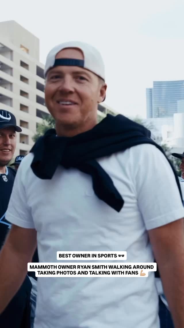 Ryan Smith casually just strolling around T-Mobile Arena in Las Vegas talking with Mammoth fans 💪🏼