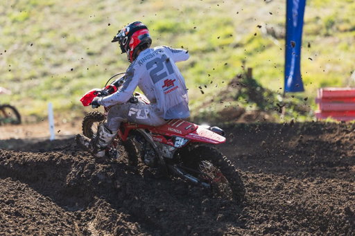 Rnd 2. P6, not much to say poor starts and crashes left me behind the 8 ball all weekend. We move on to the next.

Thanks team.
@honda_racing_aus 
@flyracing.global 
@sct.logistics 
@beatonsproformula 
@gallbrosmedical 
@kandgz 
#ashmoressmashrepairs