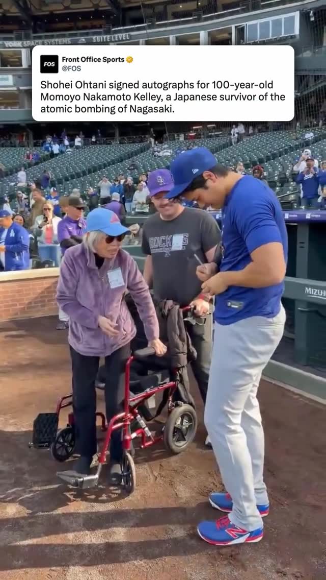 Dodgers pitcher Shohei Ohtani shared a special moment with 100-year-old Momoyo Nakamoto Kelley, a survivor of the atomic bombing of Nagasaki.

(🎥 via hochi_takenatsu/X)