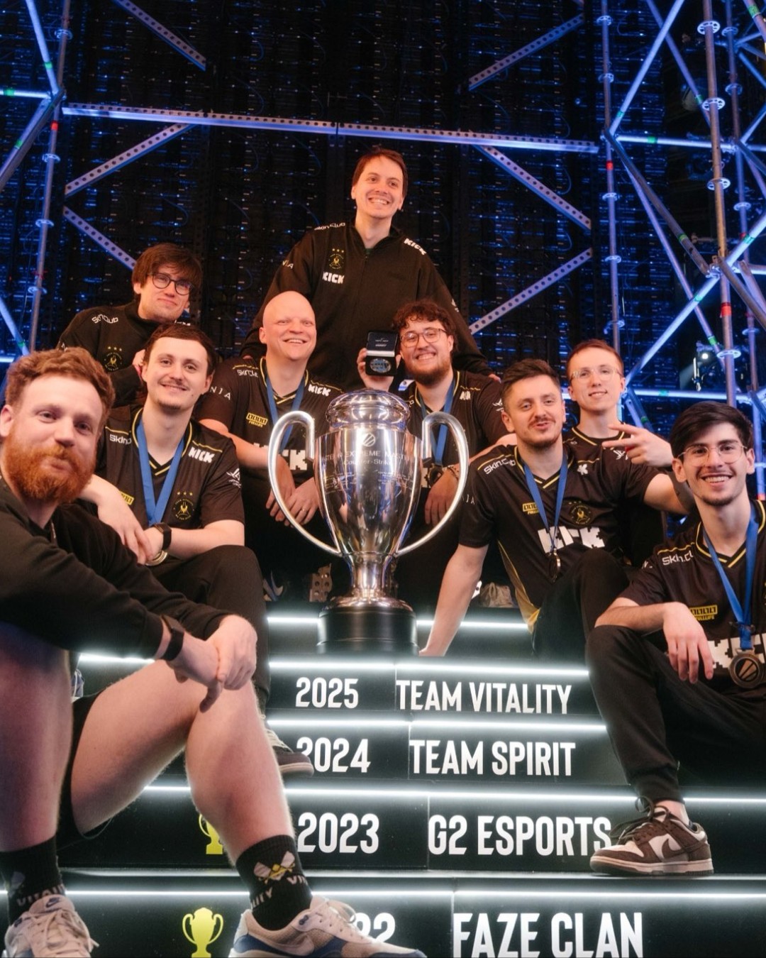 Rio you were amazing ❤️

I'm very grateful to lift our 4th trophy this year and win the Grand Slam again, all the support has been incredible thank you guys for cheering us!

And thank you @asusrog & @pulsargg for the awesome gear 😉