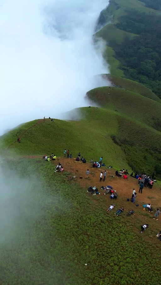📍Netravati Peak, Chikmagaluru, Karnataka 

Shot on @djiglobal Air 3S 
#djiair3s #netravatipeaktrek #chikmagaluru #karnataka