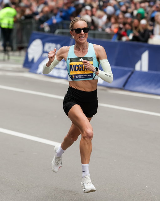 TOP AMERICAN BACK TO BACK.
 
Jess McClain (@jesstonn) sets a new American women’s Boston course record with a powerful 2:20:49 to finish fifth overall.

👟: Hyperion Elite 6
#LetsRunThere