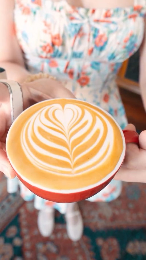 Why go out when you could do this all day instead 🥰🤷🏻‍♀️ 
Took a break to pour a little latte art drink. Let me know what you think
