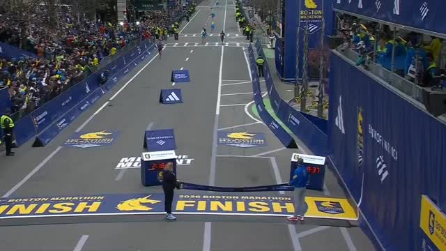 THE QUEEN OF BOSTON 👸

With a time of 2:18:51, Sharon Lokedi successfully defended her Boston Marathon title and captured her third World Marathon Major win!

#RockChalk