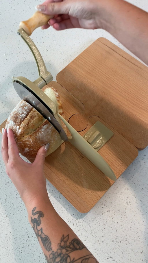 Avo toast, thick or thin? 🍞🥑 Find your perfect slice at the link in bio #AmazonFinds

🎥: @dannikafaith