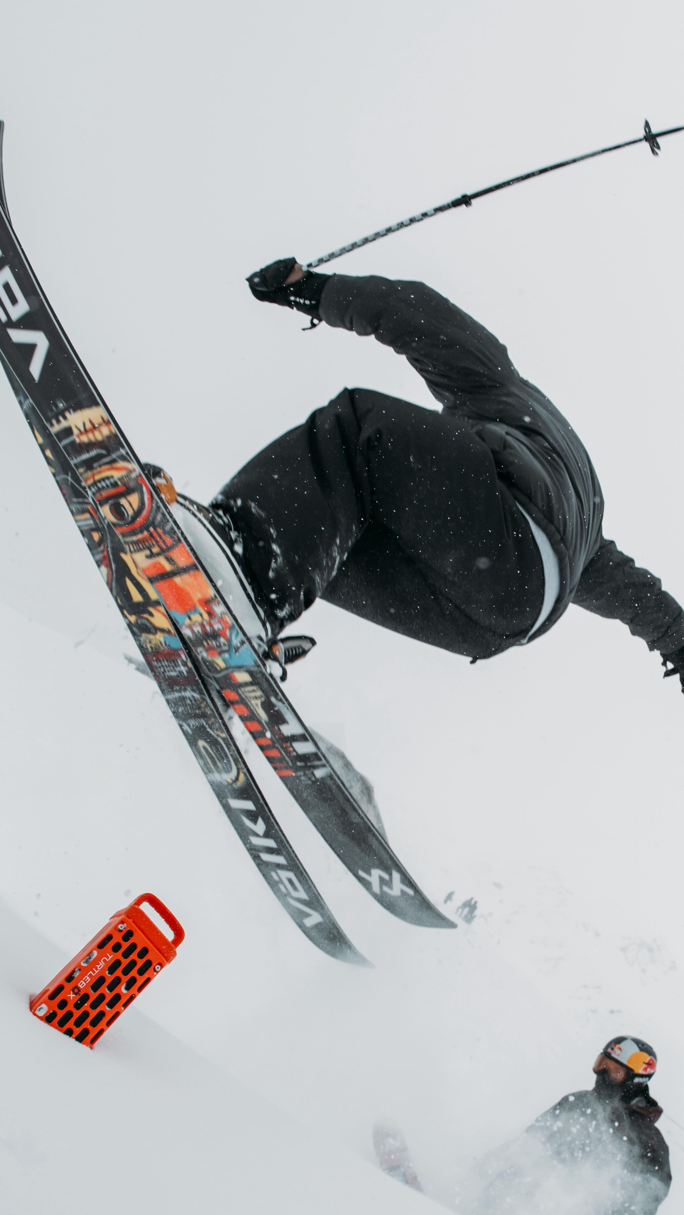 All the friends on a pow day with @turtleboxaudio 🎶❄️

In case you missed it 👉 full replay ⏯️ on Red Bull TV 📺