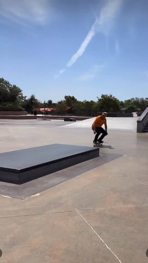 CASPER SLIDE MONDAYS. @jsaito93