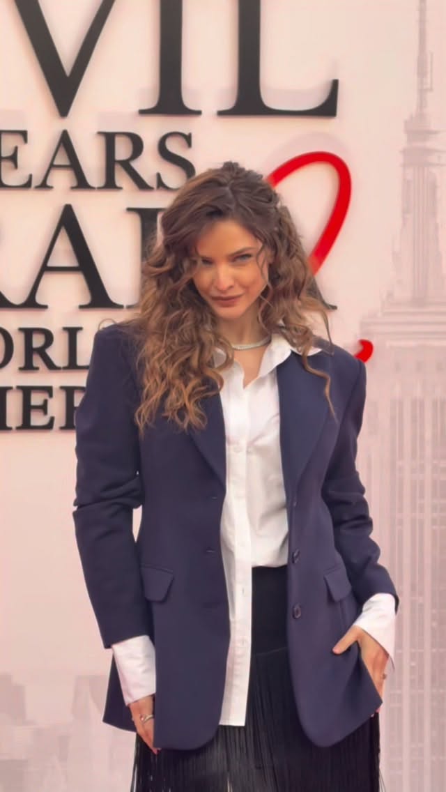 Barbara and Dylan Sprouse have arrived at #TDWP2 world premiere red carpet looking devilishly adorable! 

📷: TZR/ @graciefarquhar