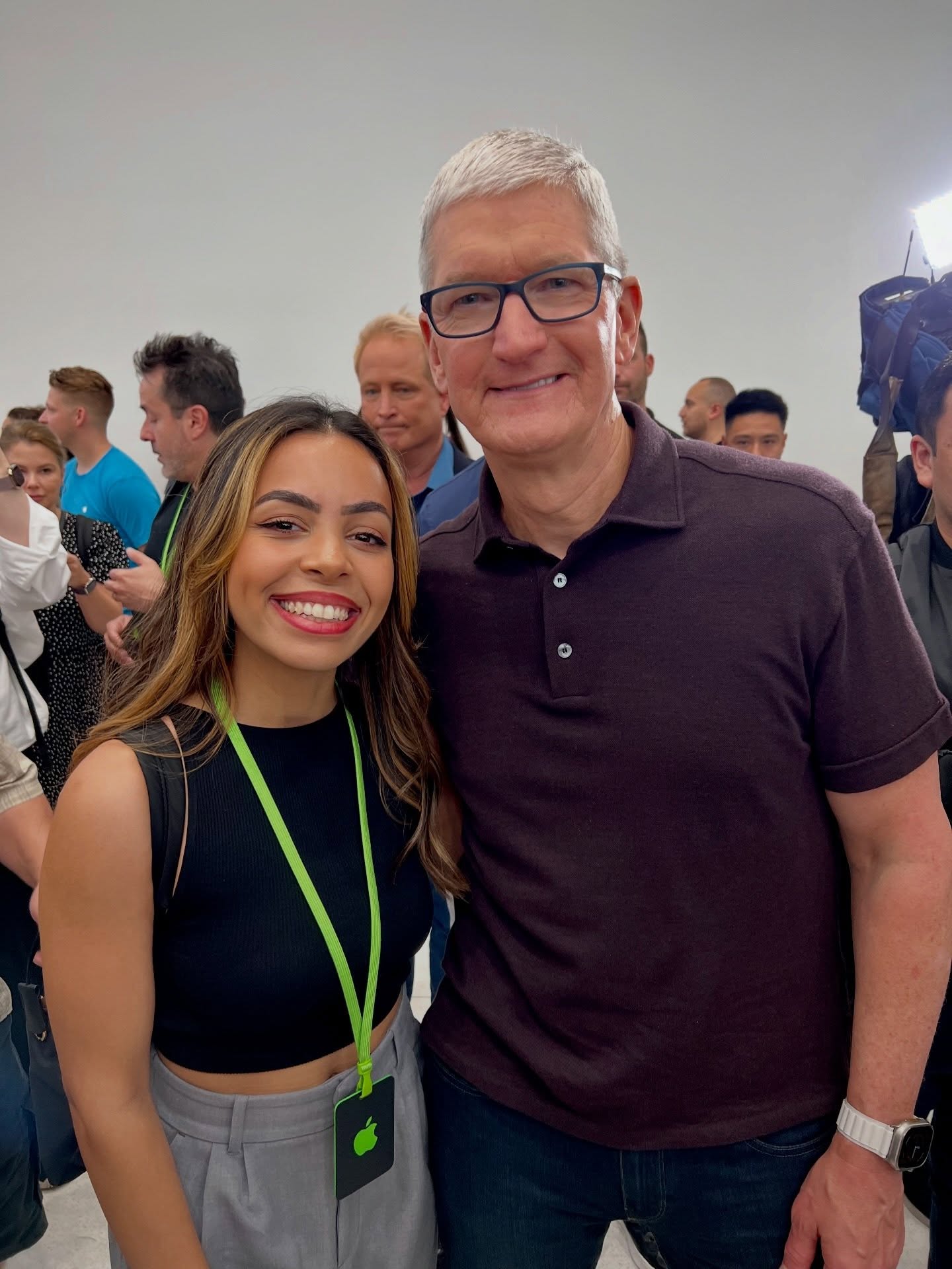Looking back at my selfies with Tim! 🍎 

Tim Cook is set to become executive chairman of Apple’s board of directors and John Ternus will be stepping in as Apple’s new CEO on September 1st! 🥳 

Thank you for all the great years, Tim, and excited to see what’s to come! 

#apple #ceo #applenews #newsroom #update