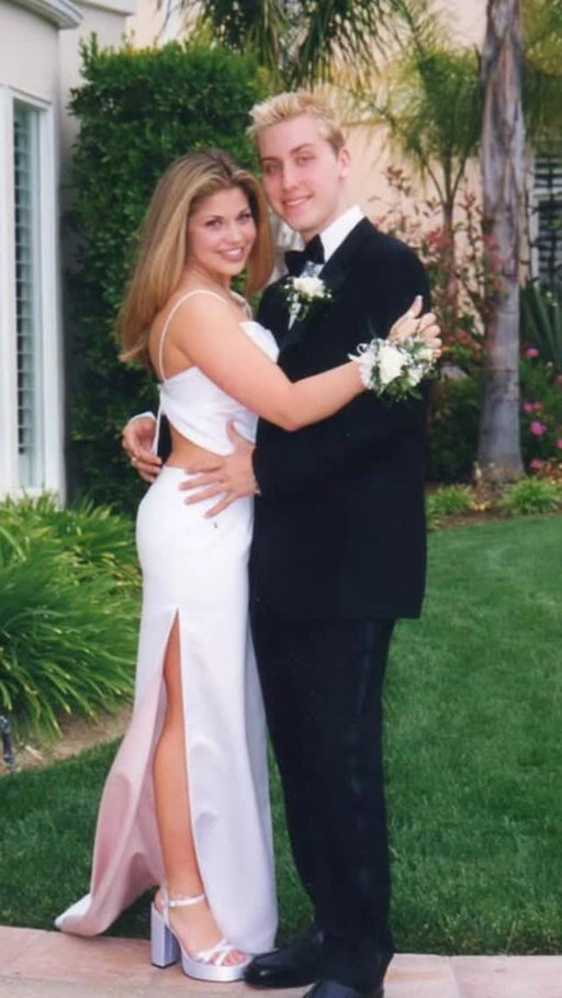 We recreated our 1999 Prom pic, hoverhand and all (and yes, that’s the ACTUAL dress!) I still don’t know why we didn’t work out!! 

@americanidol #americanidol