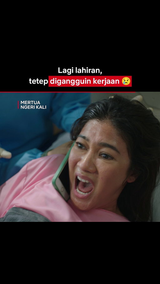 Deliver kerjaan sambil deliver baby.