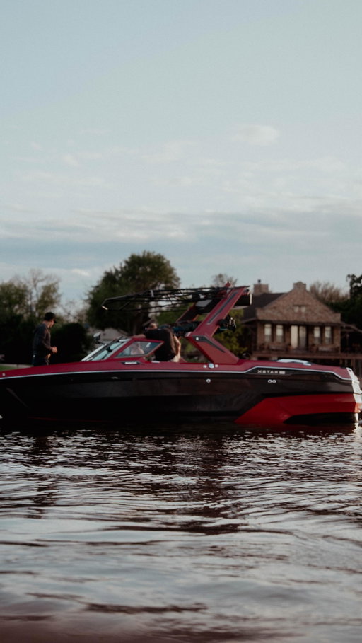 I’m a bit rusty but this X-Star is so sick!
Thank you @awsboatsdfw and @mcboatcompany for taking care of me

📸 @daddy_bandito
