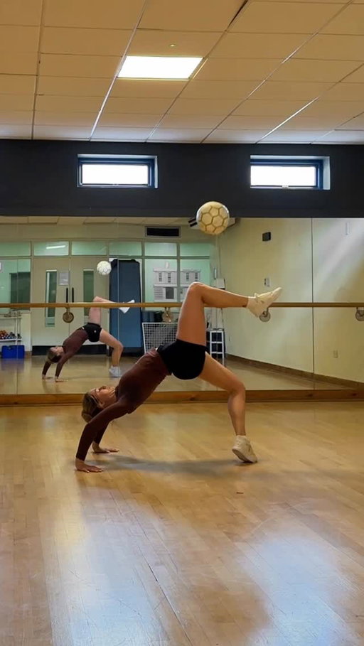 This routine is such a vibe 🪩