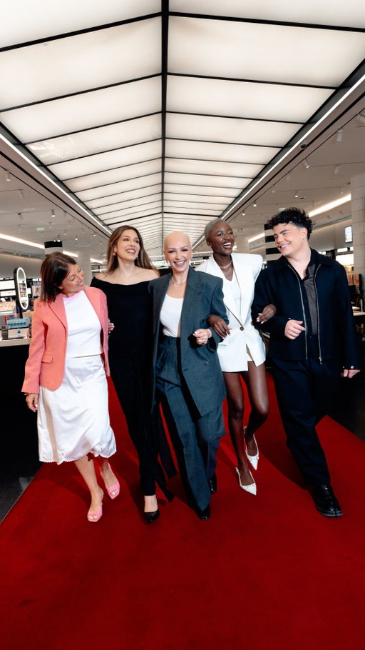 Quelque chose se trame en coulisses… On vous en dit plus très rapidement 🤫⁣
⁣
@lilyslilah, @richaard2609, @socharmante, @disruptive_beaute & @paulinecharbit sont de retour en tant qu'ambassadeurs·rices Sephora ✨⁣
⁣
Cinq personnalités, une même envie : partager, tester et célébrer la beauté sous toutes ses formes 💄 ⁣
⁣
Ensemble, continuons de créer une communauté qui nous inspire.⁣
⁣
Restez connecté·es, la suite commence maintenant…⁣
⁣
#SephoraFrance #WeBelongToSomethingBeautiful #OnlyAtSephora #ComingSoon