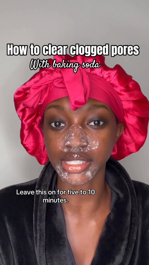 This is one of my go to routines for clogged pores, especially around my nose, lips, and chin. If you have sensitive skin, only leave it on for 2-3 skin and always follow up with a heavy moisturizer since this can be really drying

I used @theinkeylist exosome hydro-glow complex and the bio-active ceramide repairing and plumbing moisturizer followed by @tirtir_global glossy coating mist #cloggedpores #exfoliation #skincareroutine 
#bakingsoda