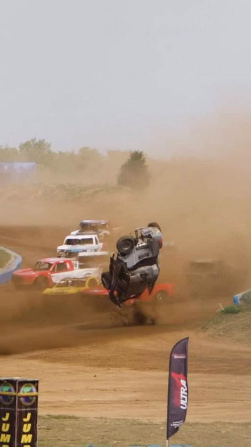 Best caption wins a virtual 👊. Let’s hear it!  #rollover #racing #cantparkthere 
.
@husqvarnausa 
@mystiklubes 
@bilsteinus 
@maxxistires