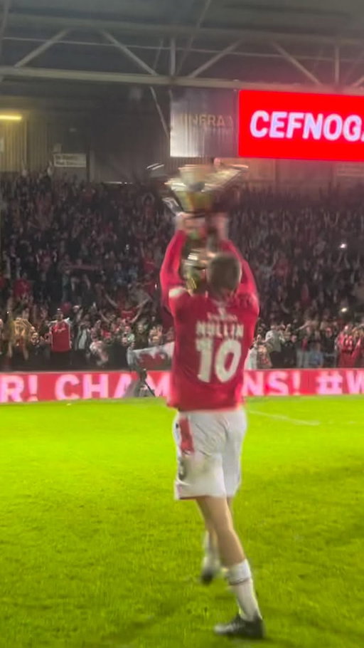 An iconic Paul Mullin moment 🤩

🔴⚪️ #WxmAFC