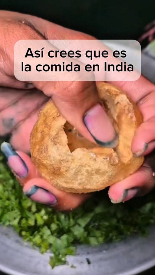 Aunque te creas que la comida india es como en los vídeo virales… la gastronomía India 🇮🇳 es excelente y aquí te cuento mis platos favoritos del sur de este maravilloso país del que me he ido sin ponerme malo ni pintar el inodoro. 
¡Seguimos invictos!

Todos los vídeos con todo lo que comí los tenéis disponibles en mi canal de YouTube