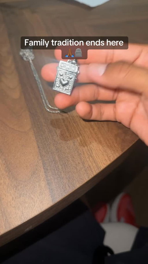 I can’t keep this lie going on any longer... 4th grade me should’ve never been trusted😔💔🙏🏾 #SorryGrandma #GreatGrandma #SeaWorld #GenerationalTradition
#familyheirlooms