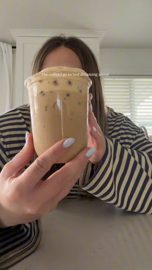 the yummiest coffee combo -1tsp brown sugar
-1/2 tbsp condensed milk
-drop of vanilla bean paste
-pinch of sea salt
 pull 2 espresso shots over the brown sugar condensed milk vanilla and sea salt. 
give it a stir and add to a shaker along with 6 ounces of whole milk give it a a good shake and enjoy 🤎 #coffeeathome #homebaristalife #coffeeart #coffeecombo #icedlatte @breville @maldonsalt @tossware