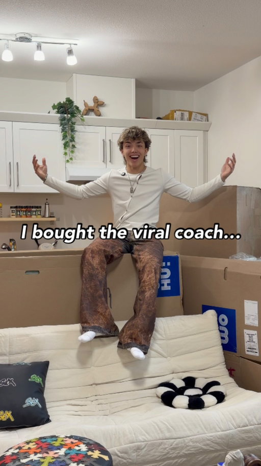 This coach can do ANYTHING!😂
•
•
Coach from @omhu_cph 
•
•
#explore #explorepage #reels #viral #fashion