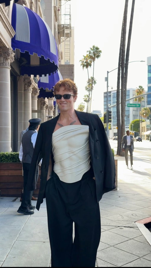 can’t breathe but that’s ok 

#myaesthetic #fashion #style #mensfashion