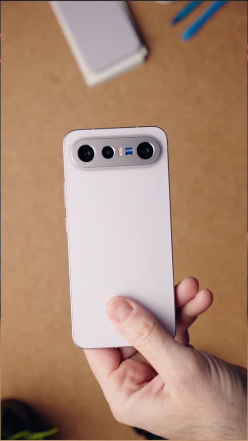 VIVO X300 FE is a small phone with a big battery! Cameras seem to be great too. 

#vivo #android #phone #vivox300series