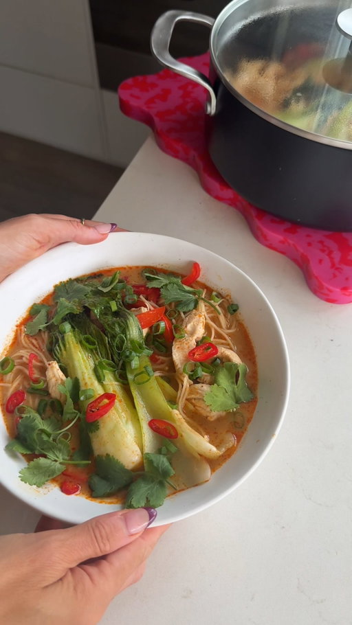 Red curry chicken noodle soup 🍜 - the easiest one-pan dinner using the Kitchenaid 24cm Casserole Pot from @colessupermarkets. You can collect 1 cookware credit for every $20 spent in a single transaction when you scan your Flybuys, then redeem them for the range. Full T&Cs below.

Find the recipe in this month’s Coles mag, in store now. 

Earn cookware credits until 12/5/26 and redeem credits (excludes Coles app) by 19/5/26 or while stocks last. Excludes Coles Express, DoorDash, UberEats and other purchases. For full terms
& conditions visit coles.com.au/cookware-terms ©2025 KitchenAid. All rights reserved. Used under License. #ad