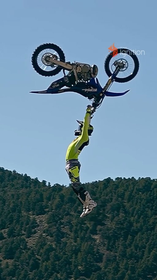 Watch the bike stop rotating as I pull myself back in…so intense! 
@teamignitionofficial #teamignition