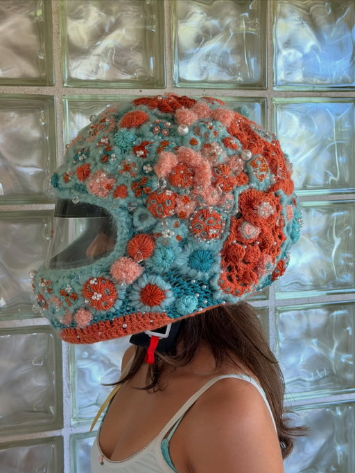 i had the honor of designing a helmet for @f1mia and @dolphinscancerchallenge to help raise awareness and funding for brain tumor research in collaboration with @glioblastomaresearch 

it’s been really meaningful to create something for f1 that also contributes to a cause like this and it was all handmade by the insanely talented @izames_a 💌

the helmets will be featured during the Formula 1 Miami Grand Prix and then auctioned through Bonhams with proceeds supporting research at sylvester. so grateful to be part of something way too cool like this 🧡🩵