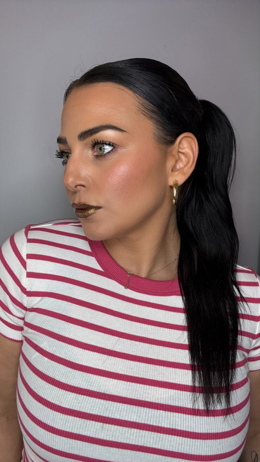 GOLD LIPS?! TRUST THE PROCESS!! 👄

Don’t be intimidated, this gold lip is ACTUALLY the most prettiest softest pink stain that actually looks like your lips but better?? yeah. that part. 🤌🏼

it’s giving low effort, all-day lip without constantly reapplying (and she’s plumping too so your lips just look… better overall)

i’ve been reaching for this when I want something that lasts through runs, errands, and even the gym — but still looks fresh and effortless hours later

shoutout to @aprilskin_global Hero Plumping Lip Tint 🩷

#aprilskin #lipstain #plumpinglipstain #lipstains #kbeauty
