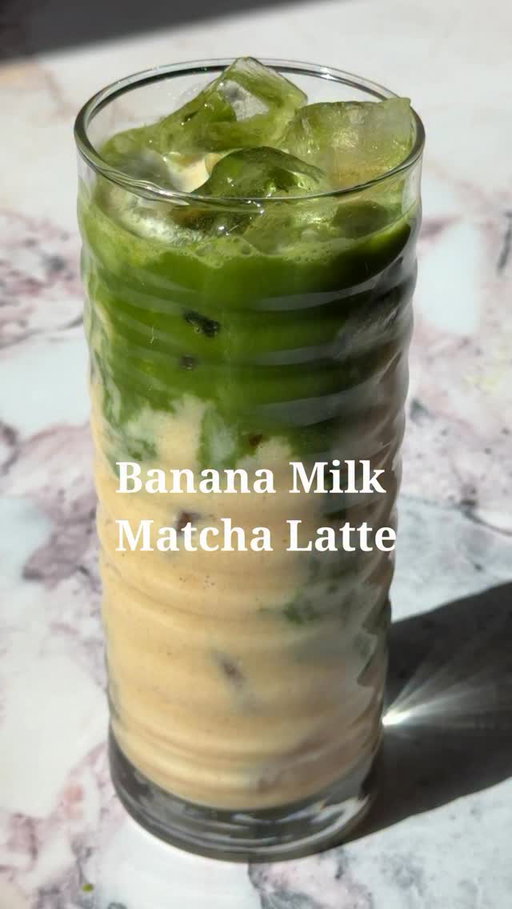 Banana Milk Matcha Latte 🍌🍵

1 ripe banana 
2 pitted dates
1 cup milk 
Sprinkle of sea salt 
Matcha 

Pour banana milk over a glass filled with ice and top with matcha.

Banana Milk- 
Add banana, dates, milk, and salt to a blender and blend until smooth. 

#matcha #matchalatte #bananamilk #bananamilkmatcha #matchalove