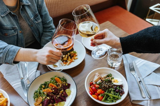 Casual dinner plans, upgraded.🍷 

After a day of shopping at University Village or wrapping up the workday, settle in at DeLille En Ville for French-inspired cuisine, Washington wines, and a table meant to be shared.

Stay for dinner, share a bottle, or simply stop in for a glass.