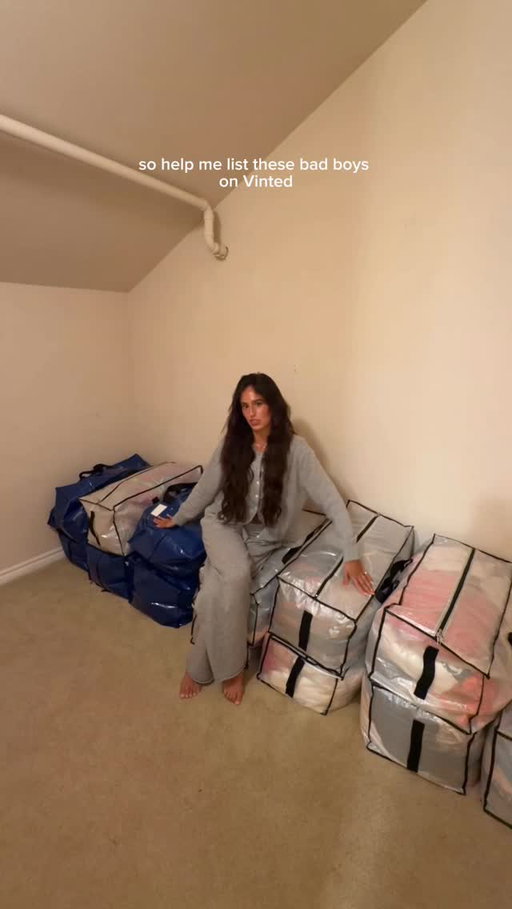 Follow me on @vinted @ Ellasandramuse- my listings are live! #vintedpartner