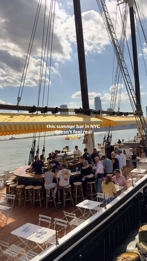 This is the most perfect summer bar in NYC — and it just reopened for the season ☀️🍹⛵️

It’s a docked sailboat along the west side highway, and somehow feels like you’ve left the city without actually leaving ✨🩵

📍@grandbanksnyc 

—————————
🏷️
#nycbars #nycfood #nycsummer #nycrestaurants #grandbanks