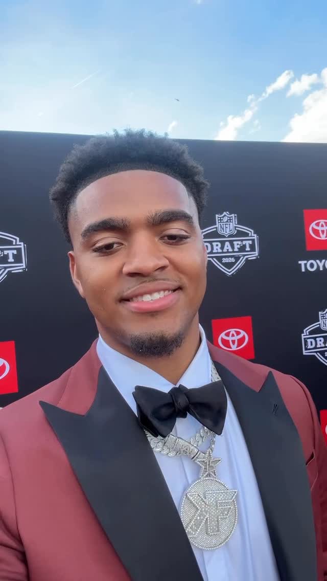 Keldric checking in from the red carpet 👀🦅

2026 #NFLDraft - April 23-25 
📺: @nflnetwork @espn