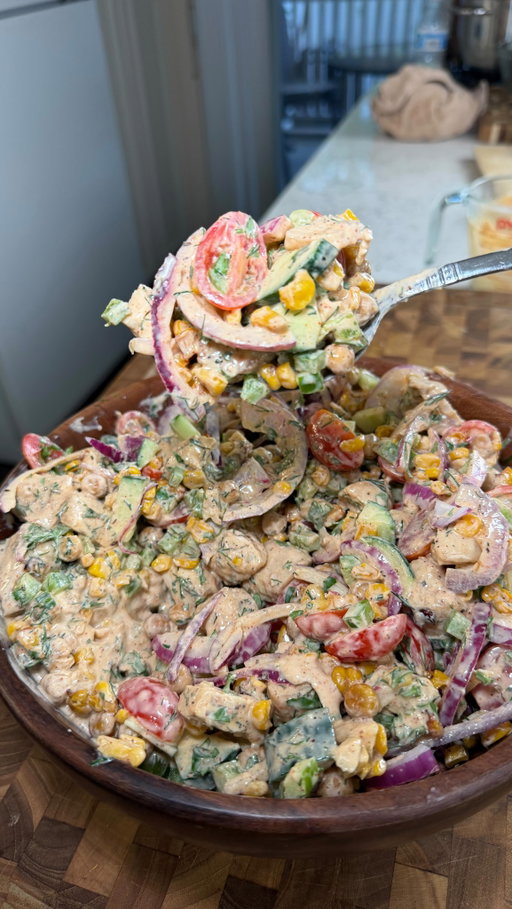 SAVE THIS ‼️ 30-minute Crunchy Taco Salad 😋 (recipe 👇🏽)

Announcements:
✅ Want over 180 healthy high protein recipes with macros⁉️ Check out my digital cookbooks on my website!😊 OR
✅ comment “cookbook” and I’ll send you the link! 💪🏽 Macros and Calories Included! 😊
✅ MY New seasonings out now! 👀 @spicexseasoning 

Macros per serving (makes x3): 554 Calories | 71g P | 36g C | 14g F 

Ingredients:
1.5lb chicken breast, air fried and cubed 🍗 
1 large cucumber 🥒 
1/2 red onion 🧅 
cherry tomatoes 🍅 
2 large bell pepper 🫑 
Large handful parsley 🌿 
1 can chickpeas 
1 cup corn 🌽 

Dressing Ingredients : 
1.5 cups nonfat Greek yogurt 
1-2 tbsp @spicexseasoning Taco Seasoning
1 Lime Juice 🍋‍🟩 
2 tsp olive oil 🫒 
2 tsp Honey 🍯 
Salt, to taste 🧂 
Water, to adjust consistency 💦 

If you want weekly recipes and discounts straight to your email inbox every Sunday then comment “newsletter” 😌📧 
.
.
.
.
#icekarim #healthyrecipes #easyrecipes #mealprep #quickrecipes