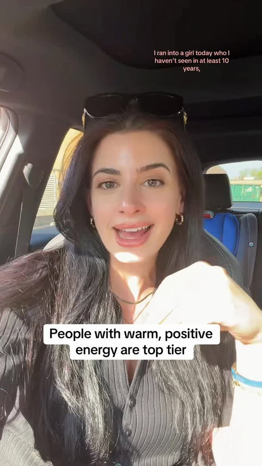 A breath of fresh AIR 🙌🏻

Does anyone in your life have a similar vibe? If so, tag em in the comments! #wellwithraele 

#positiveenergy #socialconfidence #kindness #warmth