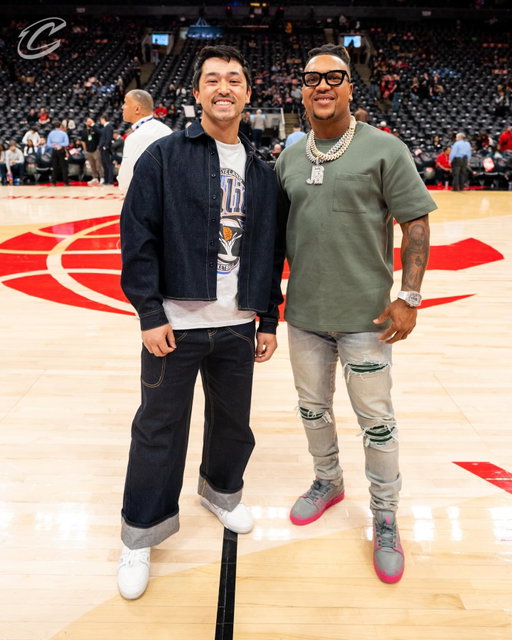 🤩 Cleveland supporting Cleveland. Any time, any place. #LetEmKnow